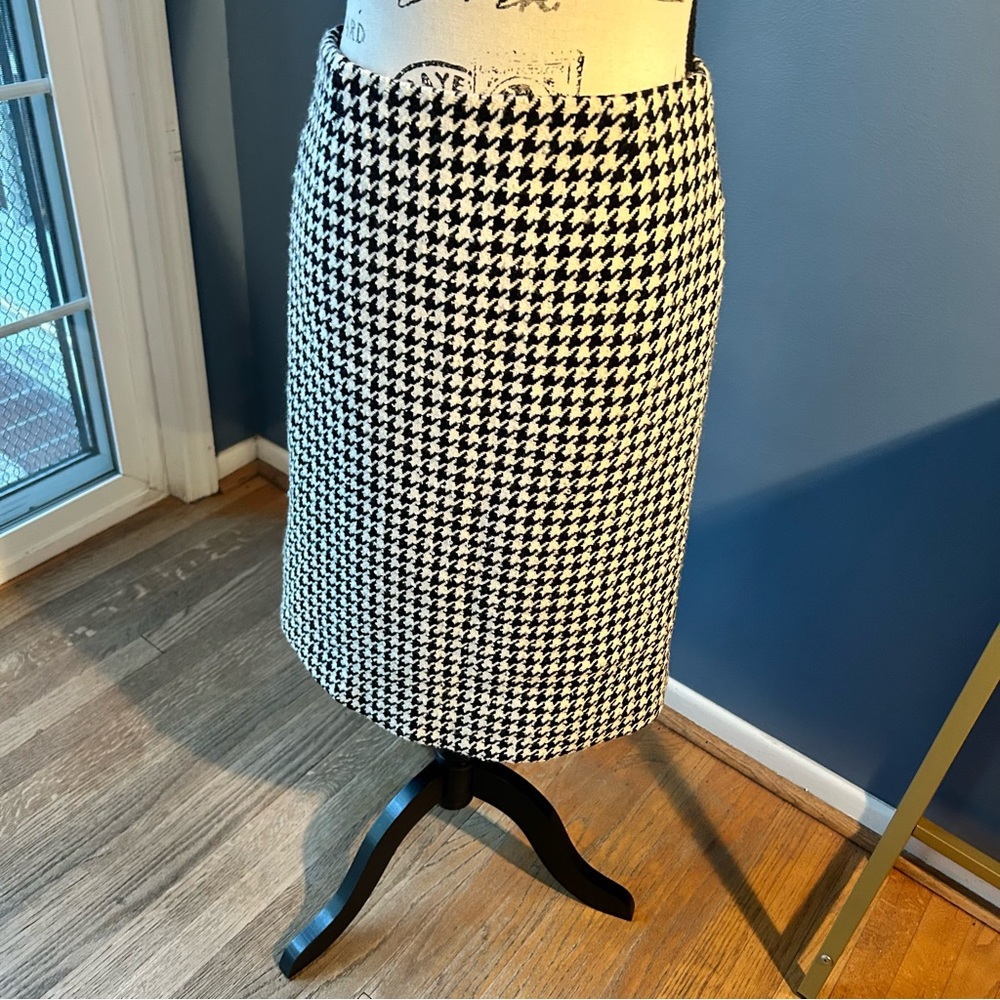 j. crew 100% wool houndstooth pencil skirt